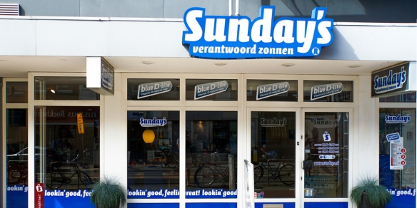 De entree van zonnestudio Sunday's Middenweg in Amsterdam