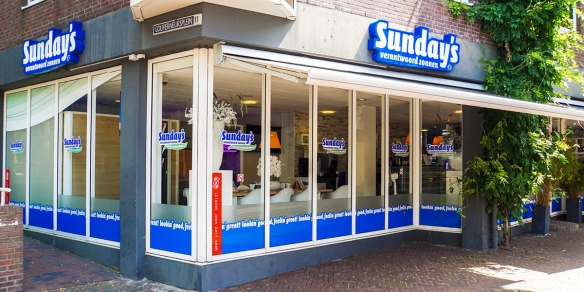 De entree van zonnestudio Sunday's in Leeuwarden