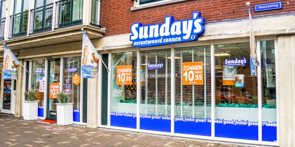 De entree van zonnestudio Sunday's Tilburg